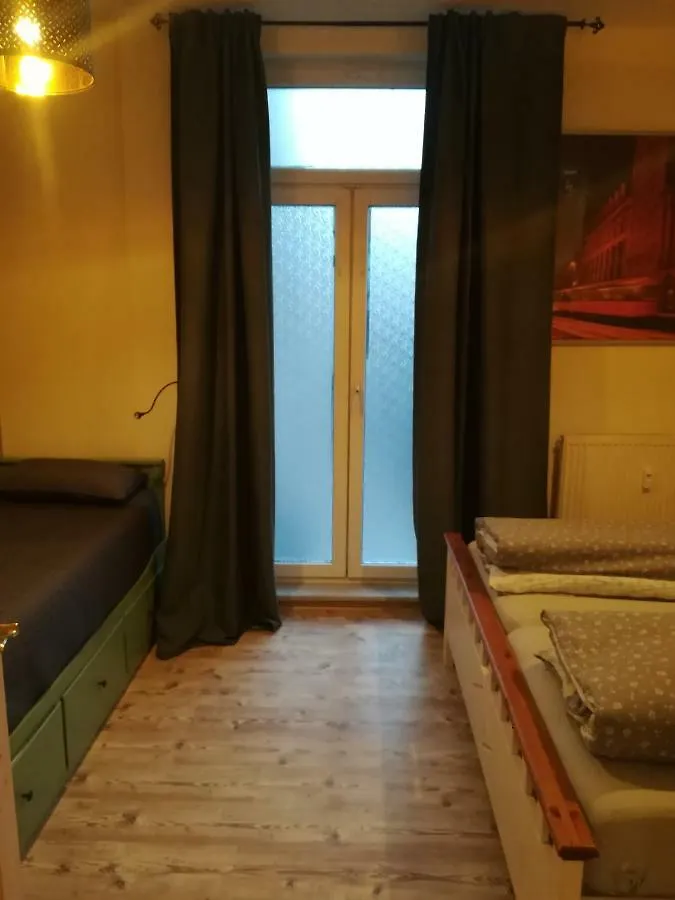 Ferienwohnung Fuer Max. 10 Personen In Leipzig Zentrum Sued Germany